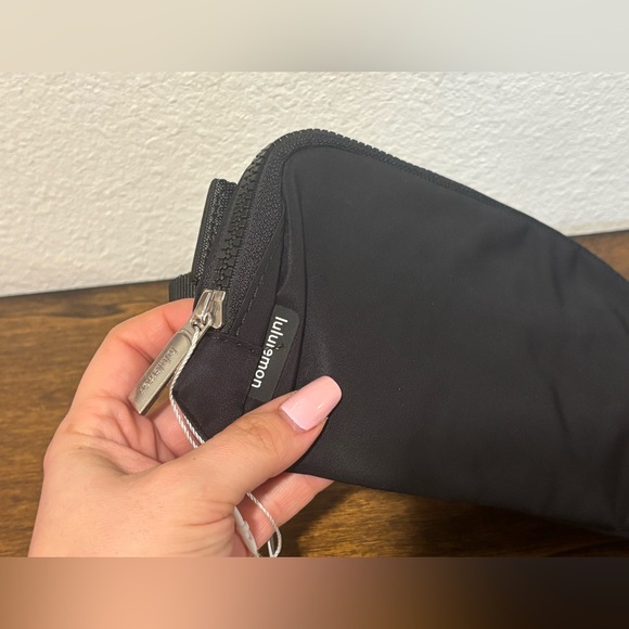 lululemon athletica Black Toiletry Bag - Picture 2 of 9